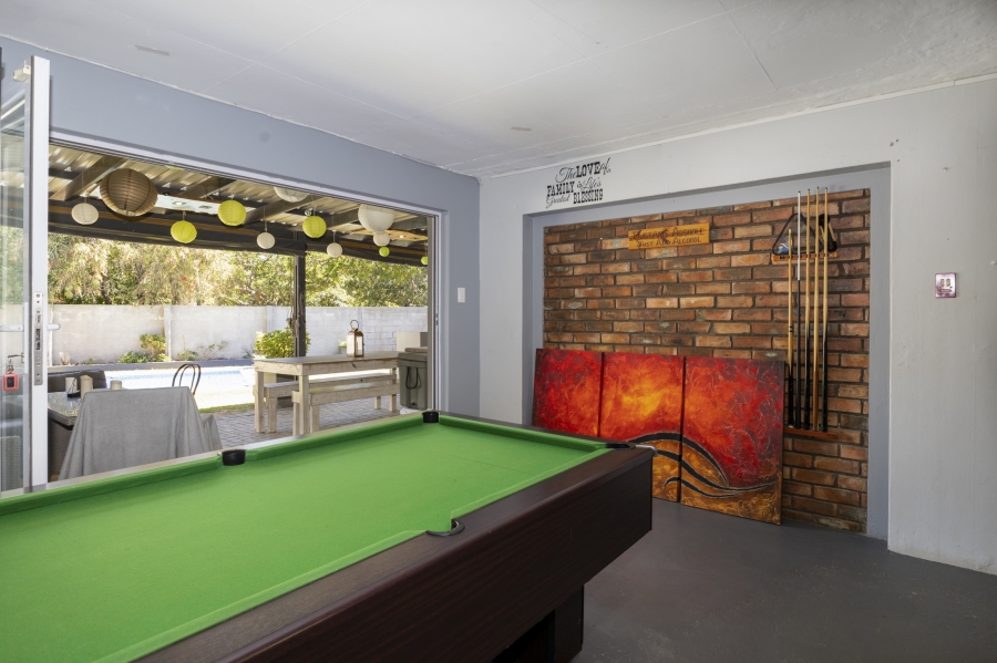 5 Bedroom Property for Sale in West Bank Eastern Cape